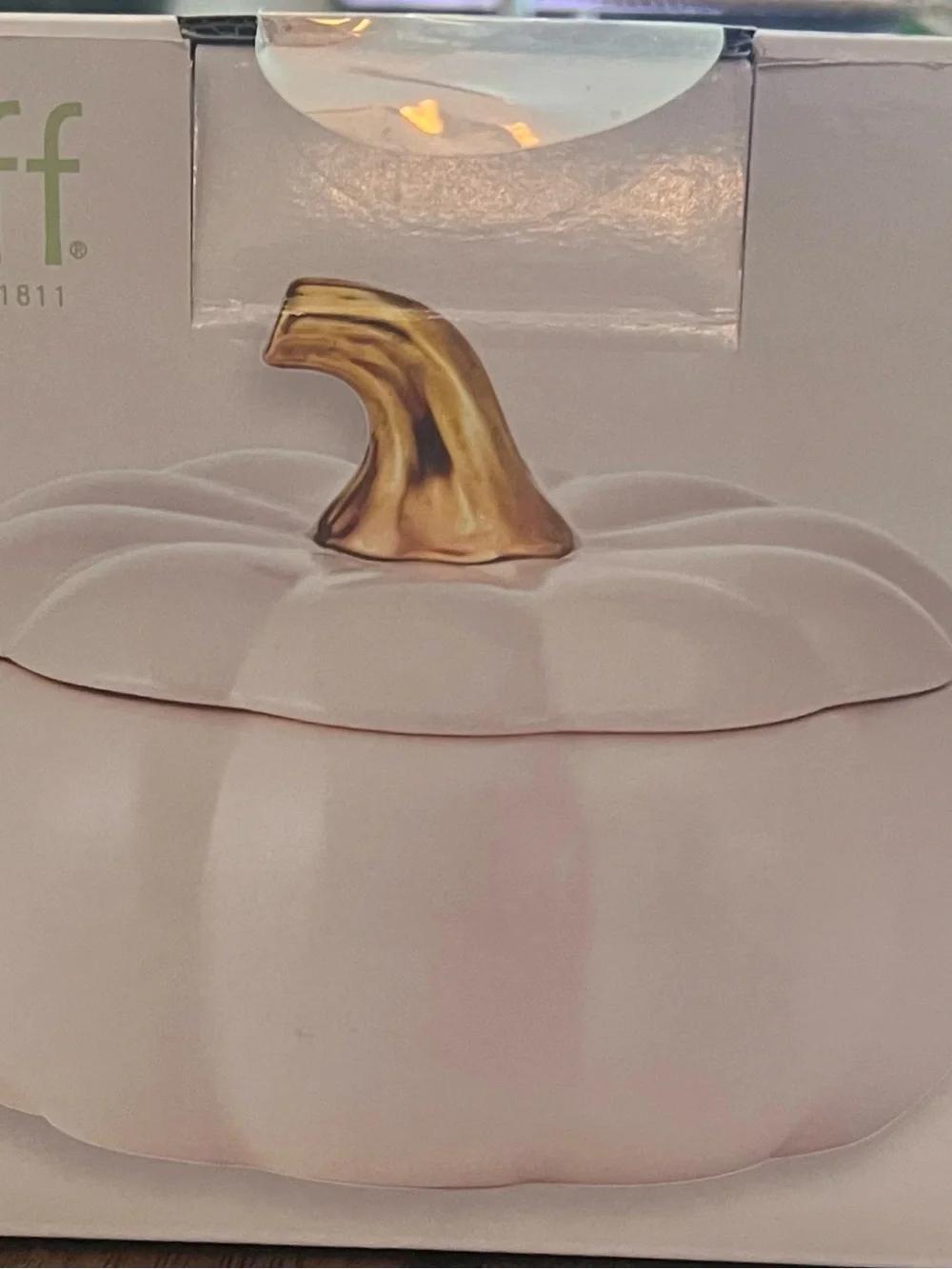 Pfaltzgraff White Ceramic Pumpkin Casserole Dish with Gold Stem